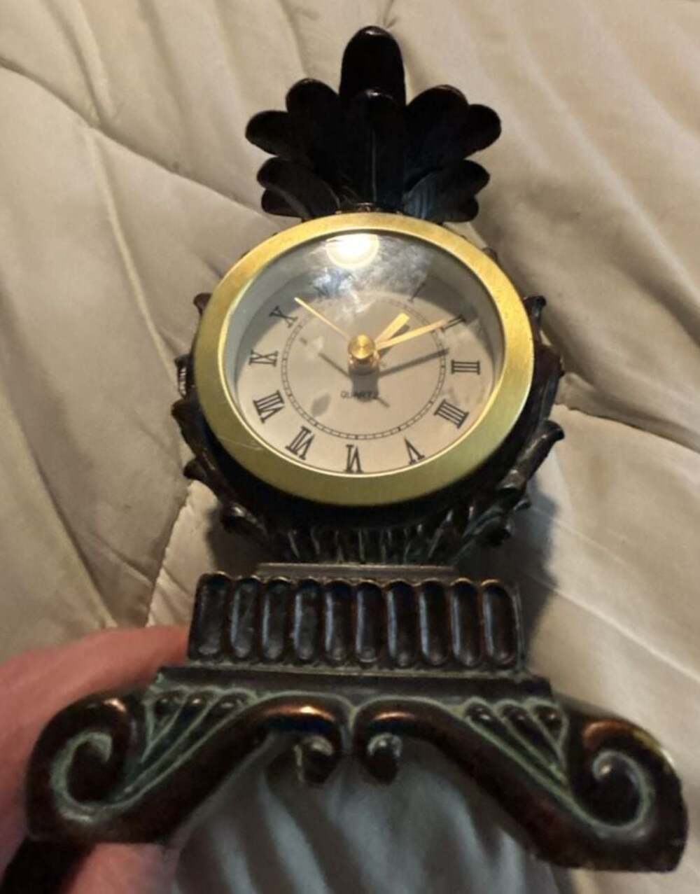 Pineapple Clock Works Great! Copper/Gold Color